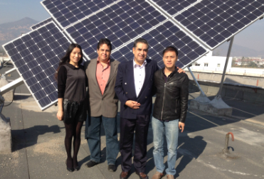 私たちのメキシコ代理店が中国に来て、私たちのソーラートラッカープロジェクトを訪れます