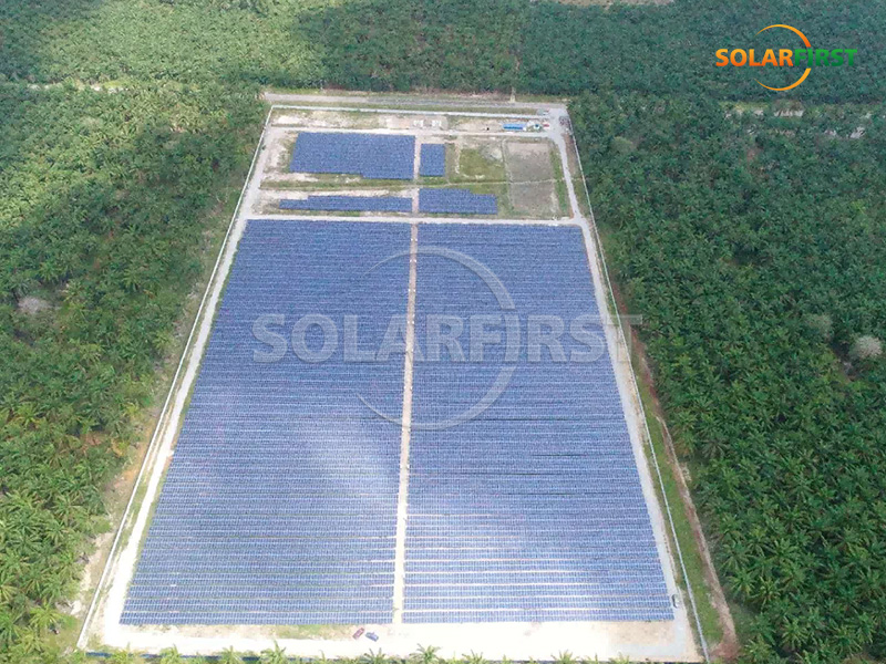 マレーシアにある6.8MWpの太陽光発電地上発電所