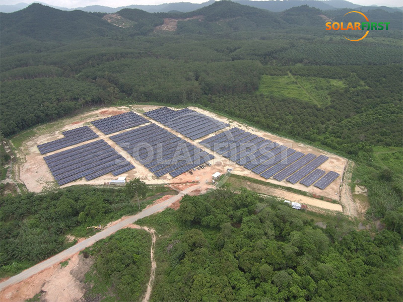 マレーシアにある15.9MWpの太陽光発電地上発電所