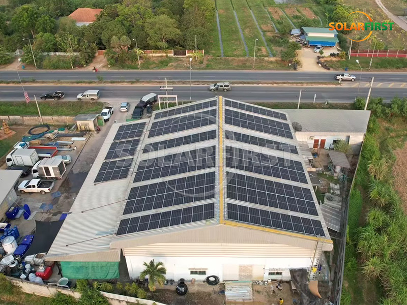 タイにある330kWpの太陽光発電コンクリート屋根発電所