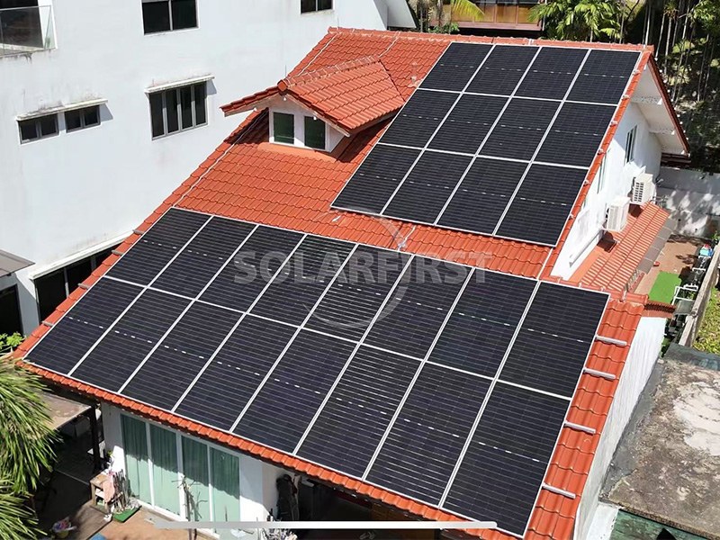 タイにある45kWpソーラータイル屋根発電所