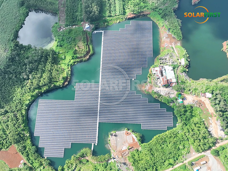 中国における7.2MWpの浮体式太陽光発電所