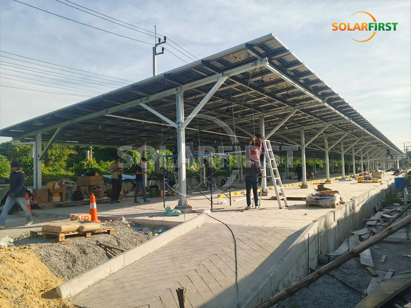 タイにおける295kWp太陽光発電BIPV駐車場ソリューション