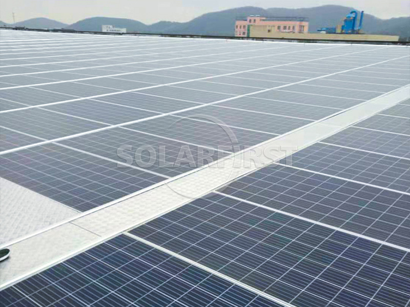マレーシアにおける4.9MWp太陽光発電BIPV屋根ソリューション