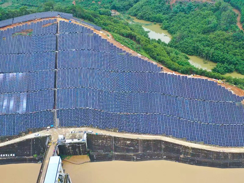 梧州市大規模急斜面フレキシブルサスペンション支持構造の実証プロジェクト、送電網接続に向けて準備中