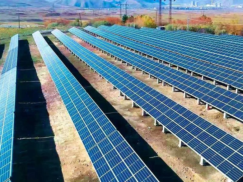 世界の太陽光発電モジュール需要予測：供給制約の中、2022年には240GWに達する見込み