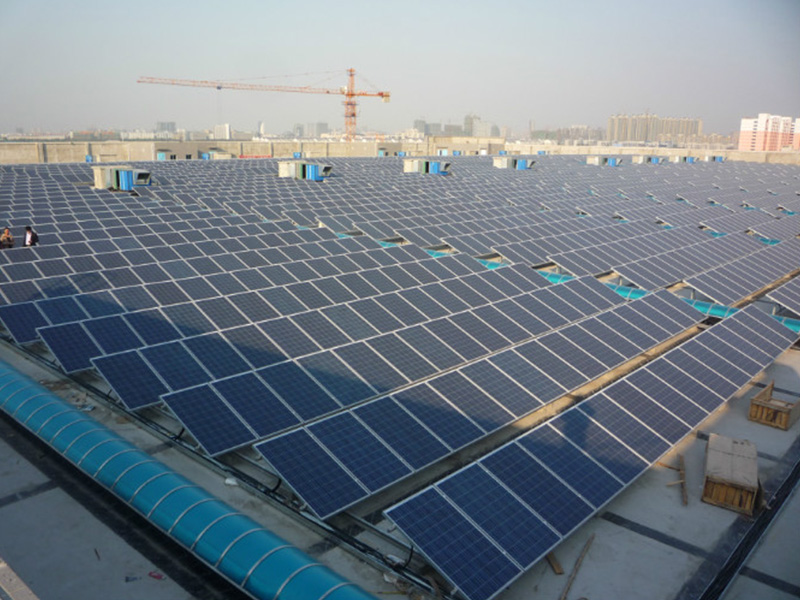 Solar First ルーフマウントシリーズ：平屋根用調整式三脚システム