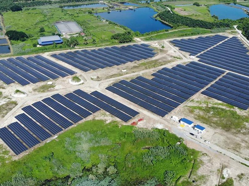 中国の太陽光発電産業：急速な成長の裏に潜む懸念